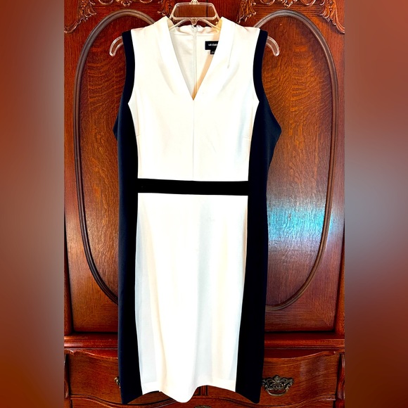 Liz Claiborne Dresses & Skirts - NWT Liz Claiborne Career Color block sheath sleeveless dress size 12 black ivory